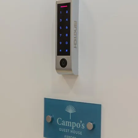 בית הארחה Campo's Airport בארי